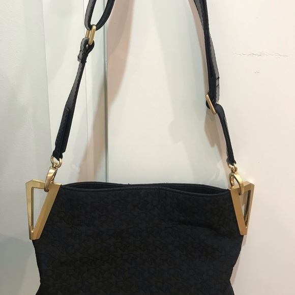 DKNY - Picture 9 of 9